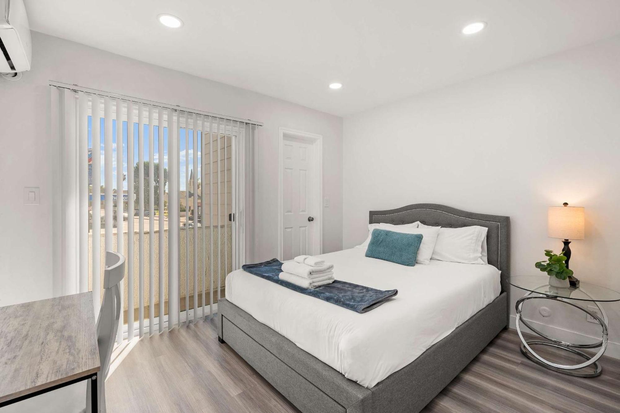 New Renovated 2B2B Apt Self Checkin Free Parking 1 Pasadena Eksteriør billede