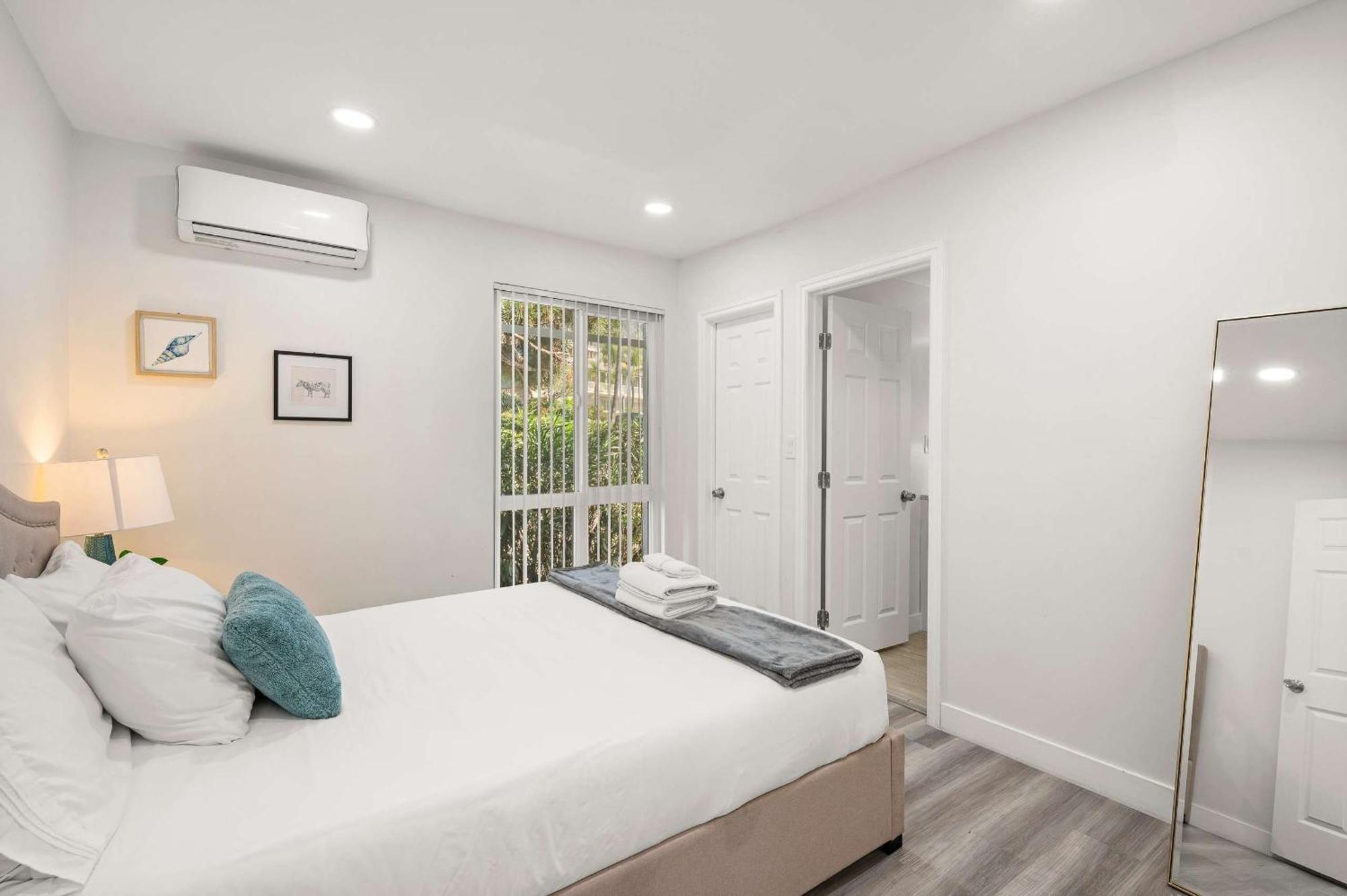 New Renovated 2B2B Apt Self Checkin Free Parking 1 Pasadena Eksteriør billede